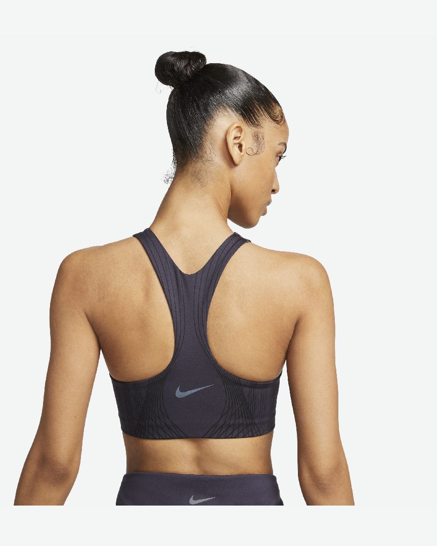 Brassière de sport réglable rembourrée à maintien supérieur Nike Swoosh  pour femme. Nike CA
